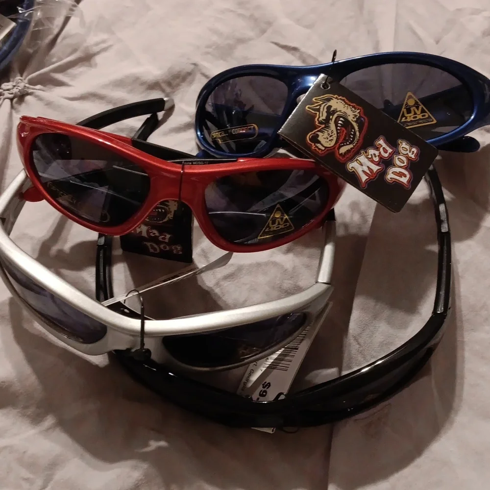 2 pairs sunglasses for kids by Mad Dog